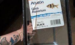 Photo 2 of Aqueon 5.5gl tank