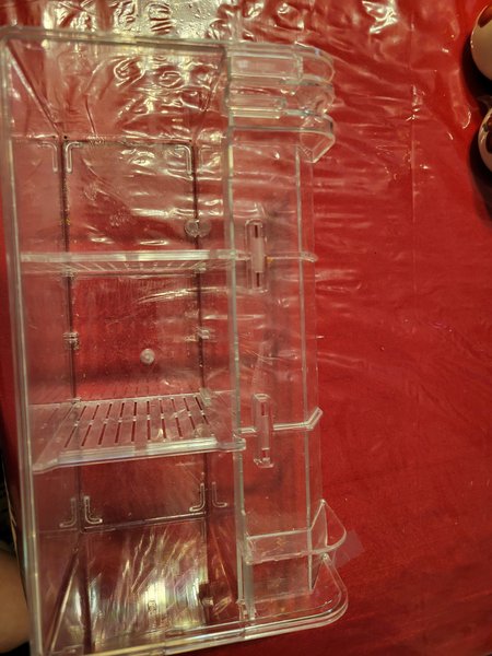 Part of fluval breeder box- large