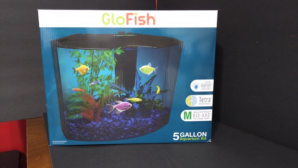 GloFish 5 gallon  Aquarium Kit