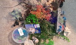 Misc plastic decor
