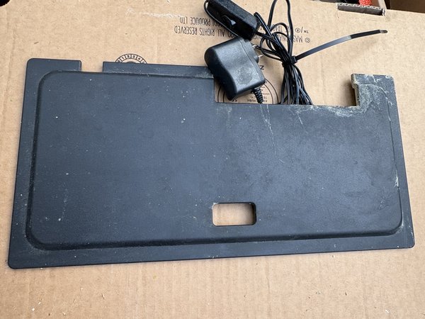 Tank lid with light