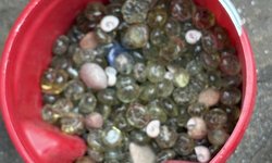 Decorative marbles, glass stones, etc.