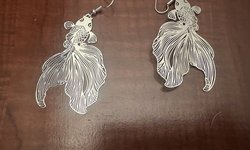 Fish earrings (silver colored)